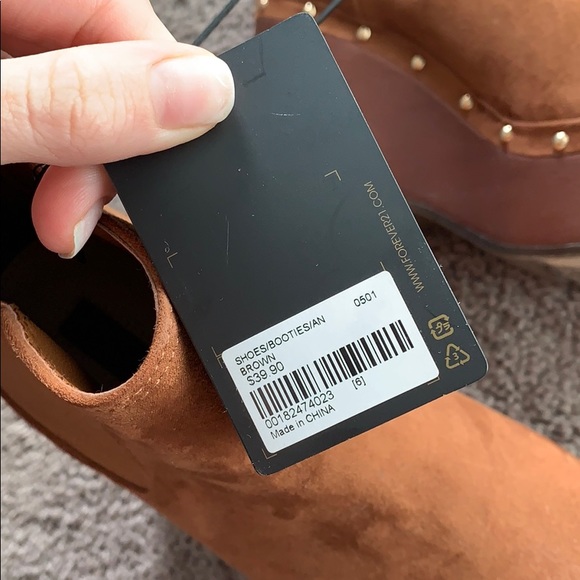 Sold!!wedge boots! Never worn . Took tags off - Picture 4 of 7